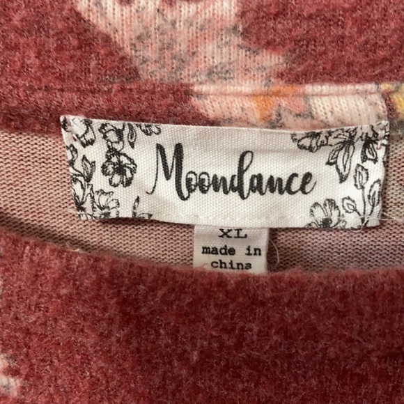 4/$15 Moondance  Maroon Floral Top XL - Picture 6 of 10